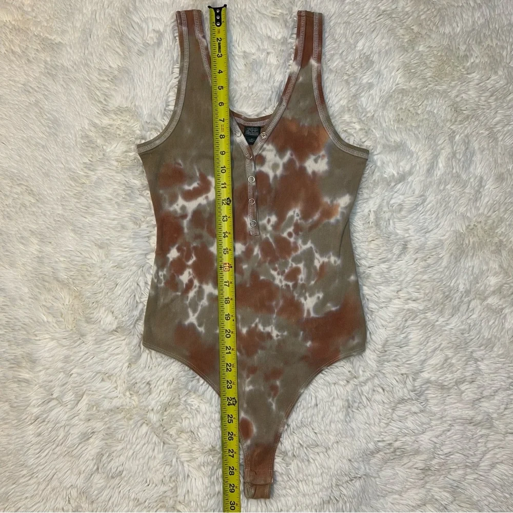 NWOT! Brown & Orange Tie Dye Ribbed Button Front Thong Bodysuit - Picture 8 of 9